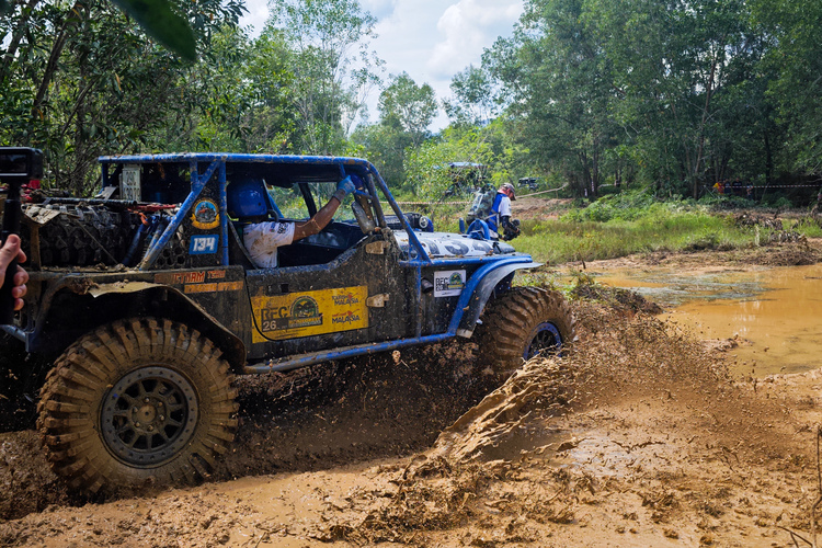 Đội Việt Nam chinh phục Rainforest Challenge 2023 tại Malaysia