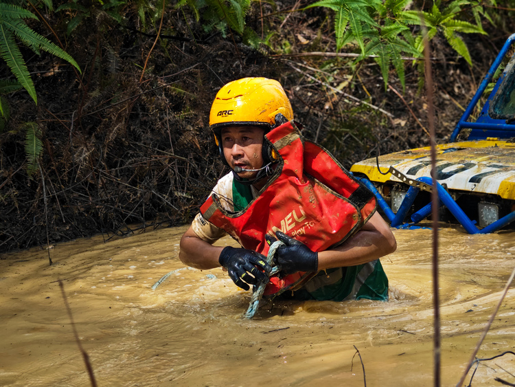 Đội Việt Nam chinh phục Rainforest Challenge 2023 tại Malaysia