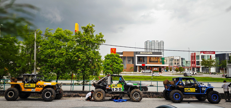 Đội Việt Nam chinh phục Rainforest Challenge 2023 tại Malaysia