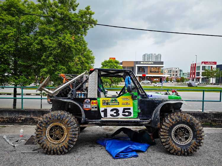 Đội Việt Nam chinh phục Rainforest Challenge 2023 tại Malaysia