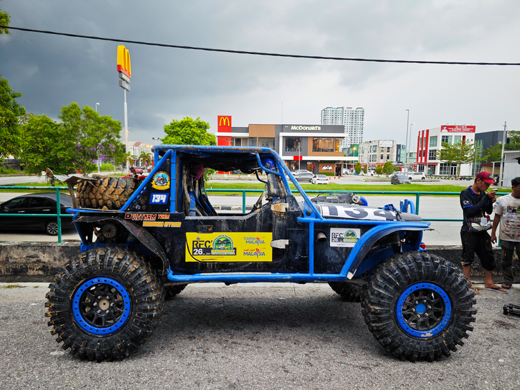 Đội Việt Nam chinh phục Rainforest Challenge 2023 tại Malaysia