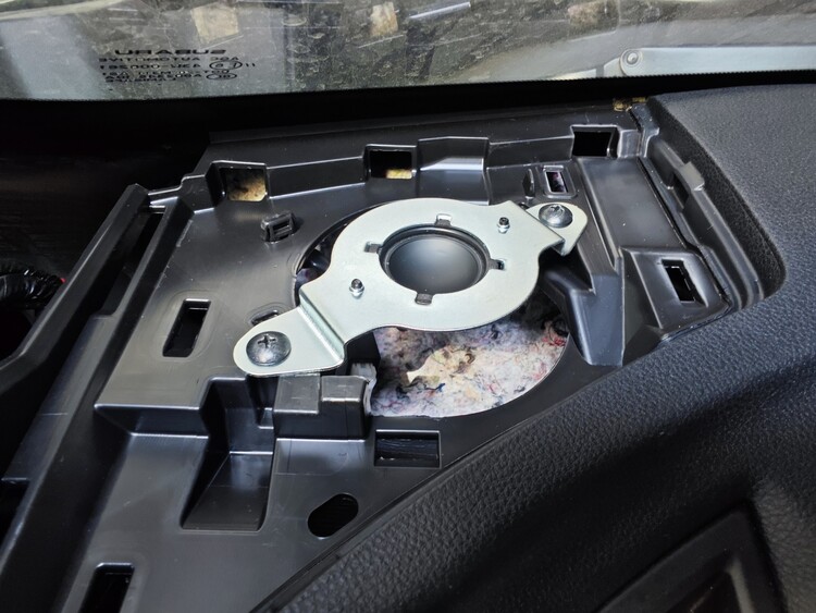 Subaru Forester Nâng Cấp Hệ Thống Âm Thanh Focal Inside Cắm Jack Như Zin