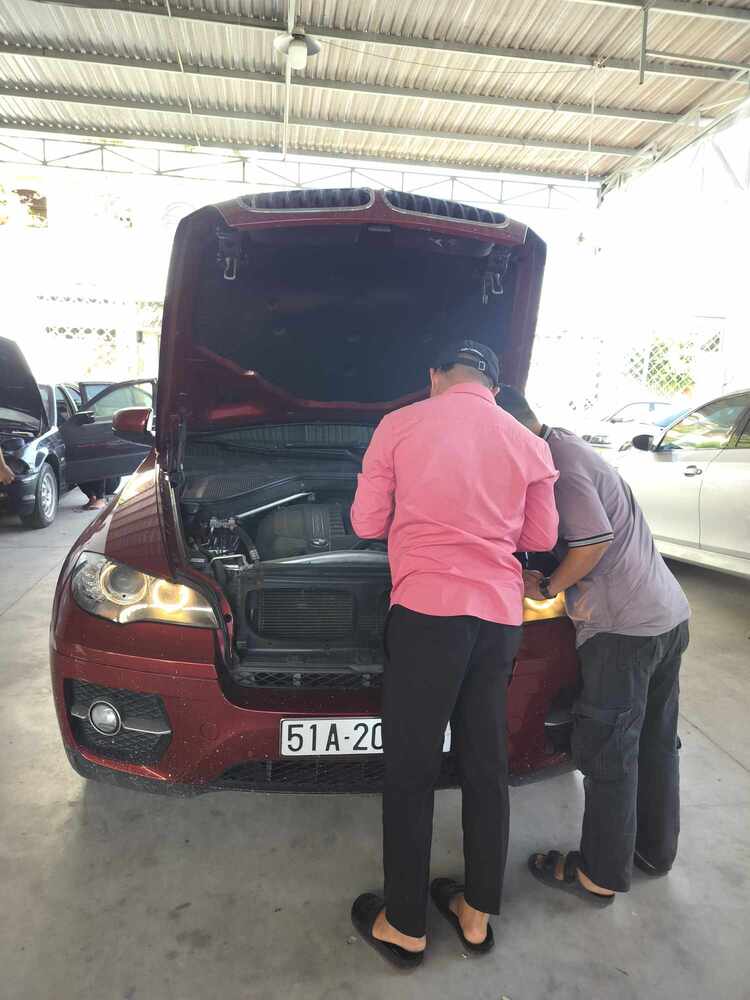 GARAGE TÍN PHÁT. 2/117 Đường Số 8,Bình Hưng Hòa,Bình Tân (Đối diện Aeon Tân Phú).