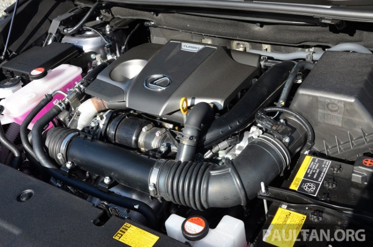 Toyota Camry sắp có động cơ turbo