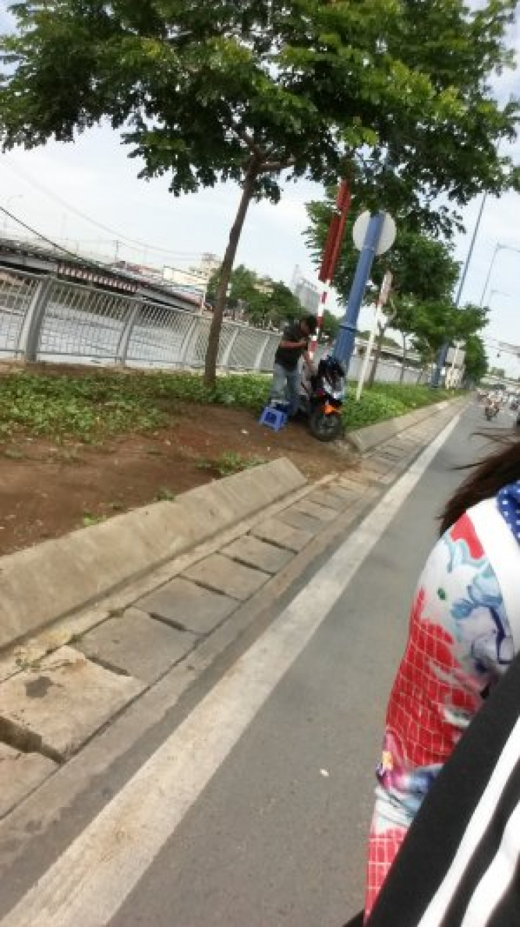 Lúc này trên đường Võ Văn Kiệt Lúc này trên đường Võ Văn Kiệt