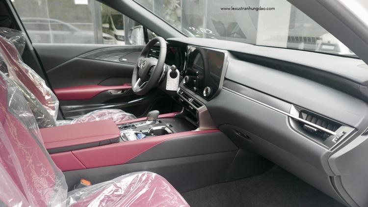 Lexus RX500h và những điều tạo nên sự đặc biệt của nó so với xe Lexus Hybrid khác