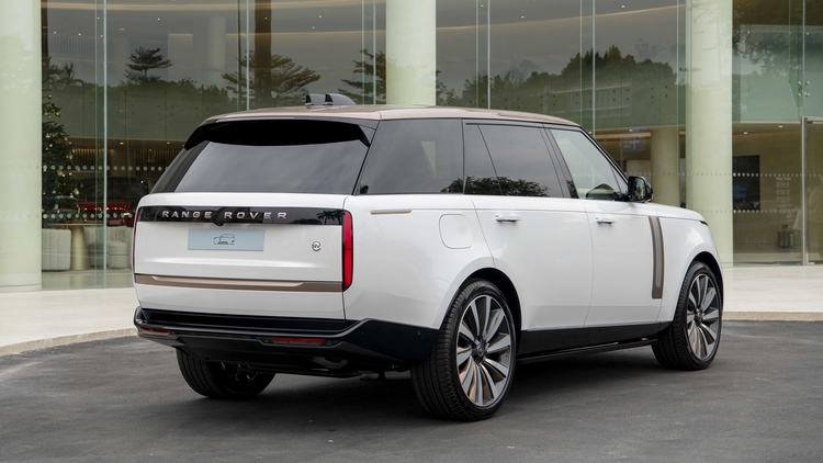 SUV sang đầu bảng Range Rover SV mới chính thức giới thiệu tại Việt Nam, giá từ 16,8 tỷ đồng