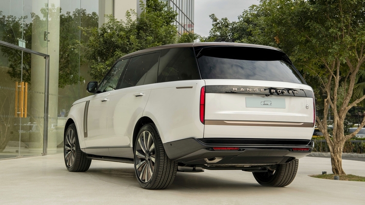 SUV sang đầu bảng Range Rover SV mới chính thức giới thiệu tại Việt Nam, giá từ 16,8 tỷ đồng