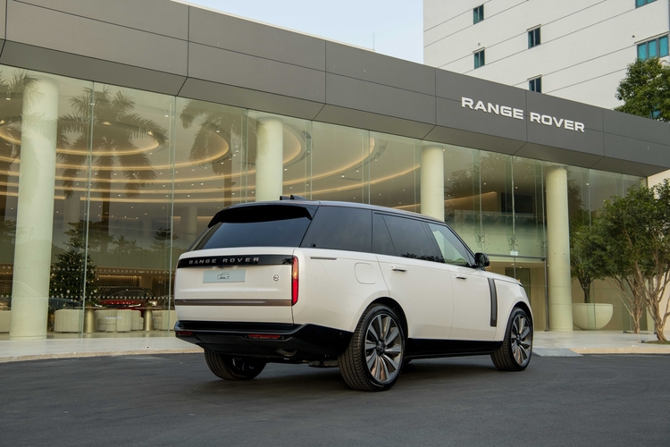 SUV sang đầu bảng Range Rover SV mới chính thức giới thiệu tại Việt Nam, giá từ 16,8 tỷ đồng