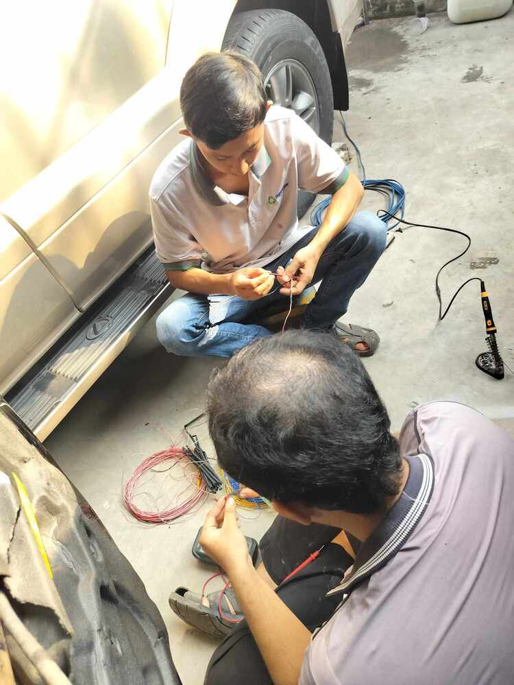 GARAGE TÍN PHÁT. 2/117 Đường Số 8,Bình Hưng Hòa,Bình Tân (Đối diện Aeon Tân Phú).