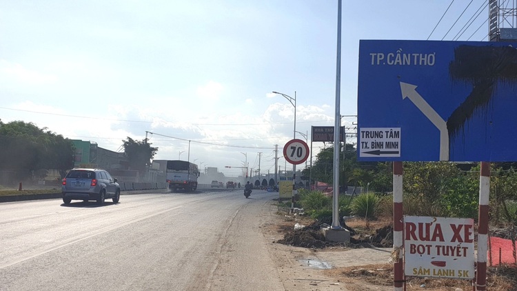 Cao tốc Mỹ Thuận - Cần Thơ thông xe hai chiều, xe cộ tấp nập ngày cuối năm