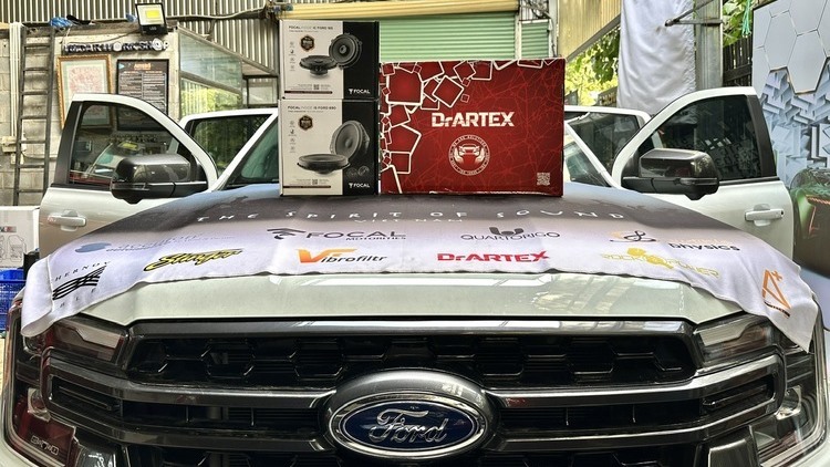 Ford Ranger Wildtrak với cấu hình âm thanh Focal Inside và cách âm Full xe DrARTEX