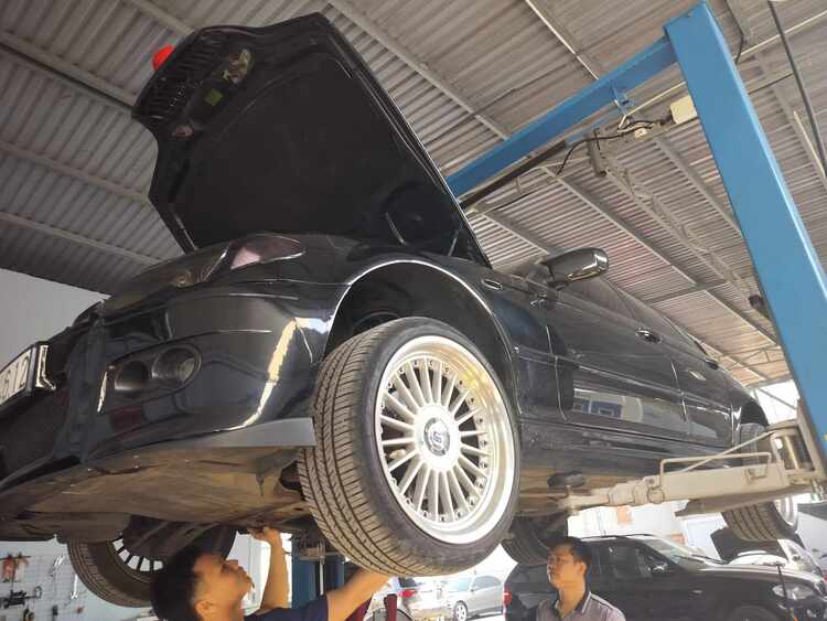 GARAGE TÍN PHÁT. 2/117 Đường Số 8,Bình Hưng Hòa,Bình Tân (Đối diện Aeon Tân Phú). GARAGE TÍN PHÁT. 2/117 Đường Số 8,Bình Hưng Hòa,Bình Tân (Đối diện Aeon Tân Phú).