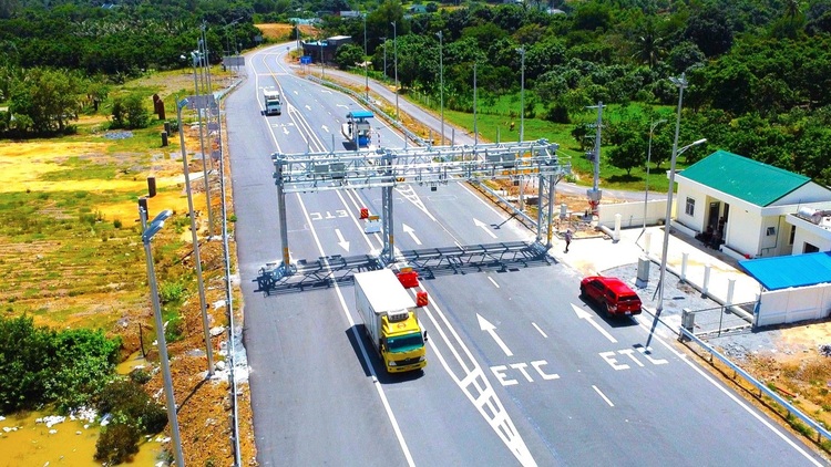 Chốt mô hình thu phí không barie đầu vào trên 2 tuyến cao tốc Nha Trang - Cam Lâm và Cam Lâm - Vĩnh Hảo