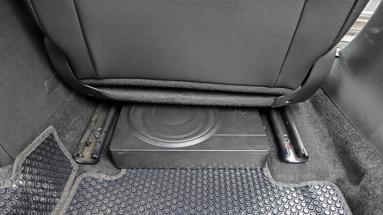 Peugeot 408 Với Cấu Hình Âm Thanh Focal Inside Plug And Play