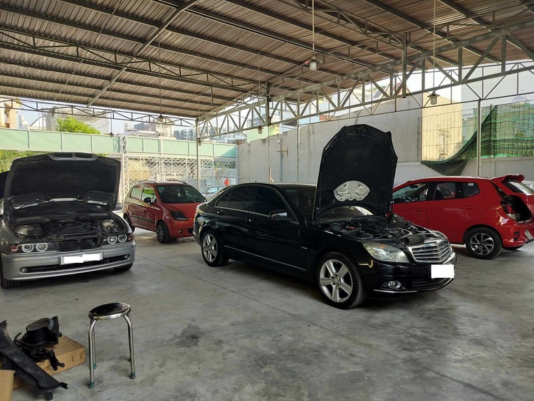 GARAGE TÍN PHÁT. 2/117 Đường Số 8,Bình Hưng Hòa,Bình Tân (Đối diện Aeon Tân Phú).