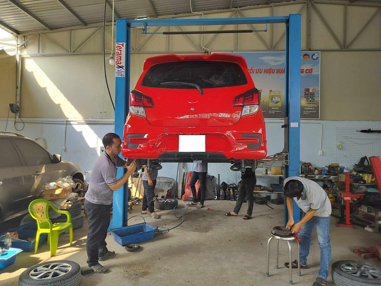 GARAGE TÍN PHÁT. 2/117 Đường Số 8,Bình Hưng Hòa,Bình Tân (Đối diện Aeon Tân Phú).