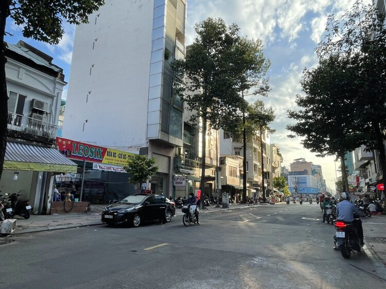 Cập nhật giá nhà phố TT quận 1,3,4,10, Phú Nhuận , Bình Thạnh Cập nhật giá nhà phố TT quận 1,3,4,10, Phú Nhuận , Bình Thạnh