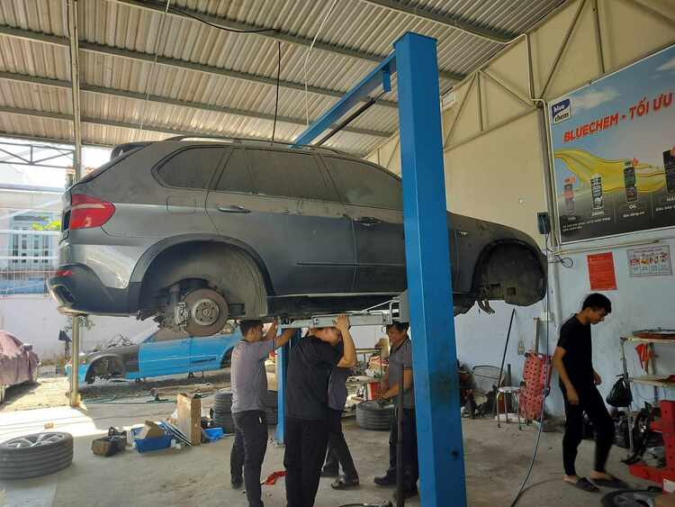 GARAGE TÍN PHÁT. 2/117 Đường Số 8,Bình Hưng Hòa,Bình Tân (Đối diện Aeon Tân Phú).