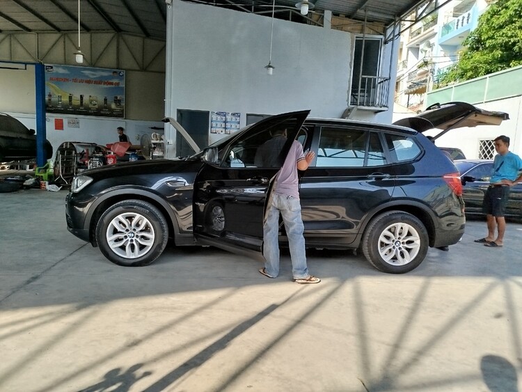 GARAGE TÍN PHÁT. 2/117 Đường Số 8,Bình Hưng Hòa,Bình Tân (Đối diện Aeon Tân Phú).