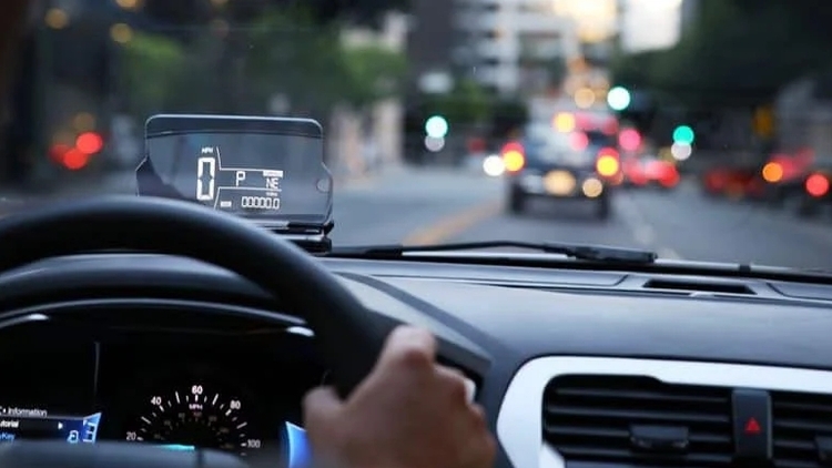 Luật mới tại California: Sử dụng AI để hạn chế tốc độ ô tô