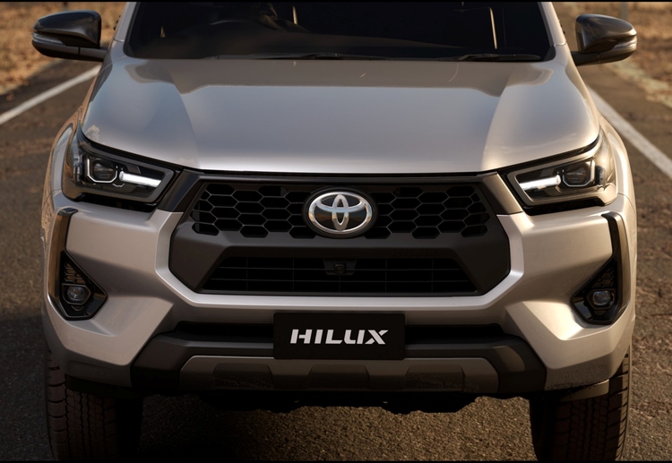 Toyota Hilux 2025 trình làng, có bản Mild-Hybrid, thách thức thực sự với Ford Ranger
