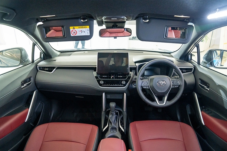 toyota-corolla-cross-2024-8.jpg