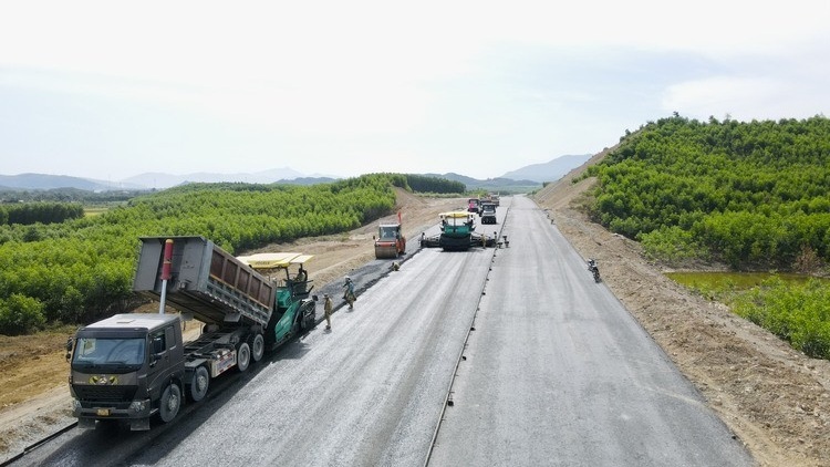 Hiện trạng cao tốc gần 12.000 tỷ đồng qua khu kinh tế Vân Phong