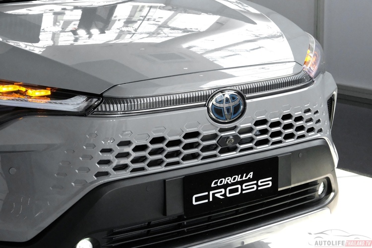 Ảnh thực tế Toyota Corolla Cross 2024 tại Thái: Nhiều bổ sung cao cấp hơn, vận hành không đổi