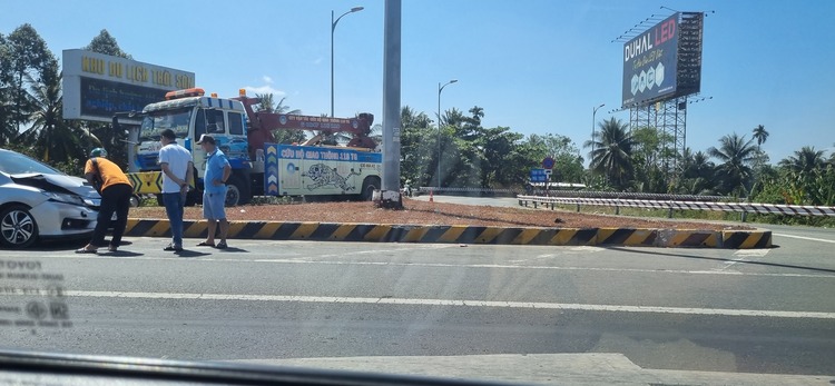 Video: Tai nạn liên hoàn giữa 6 ô tô trên cao tốc Phan Thiết - Dầu Giây, lại là bài học giữ khoảng cách