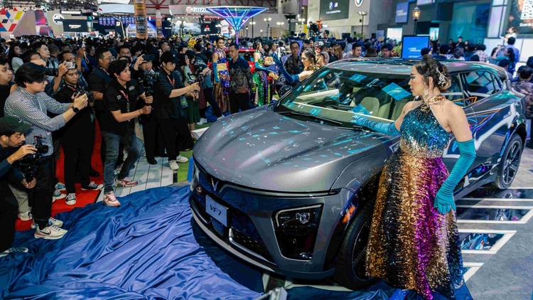 VinFast chính thức giới thiệu dải xe điện tay lái nghịch, tham gia thị trường Indonesia