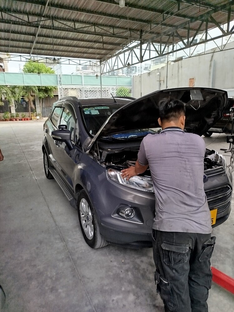 GARAGE TÍN PHÁT. 2/117 Đường Số 8,Bình Hưng Hòa,Bình Tân (Đối diện Aeon Tân Phú).