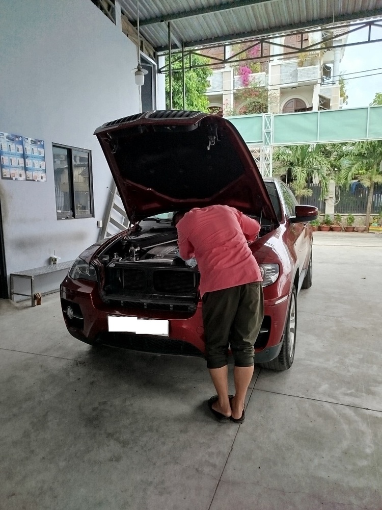 GARAGE TÍN PHÁT. 2/117 Đường Số 8,Bình Hưng Hòa,Bình Tân (Đối diện Aeon Tân Phú).