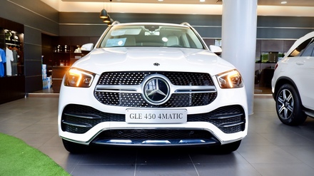 Mercedes GLE 450 2023.jpg