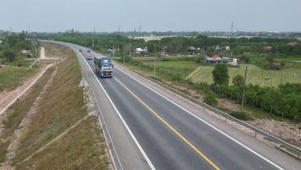 cao tốc Cam Lộ - La Sơn.jpg