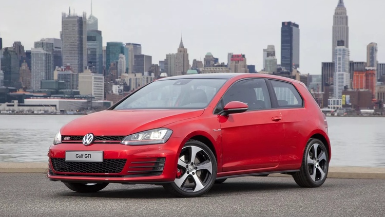 Audi và Volkswagen thu hồi 261,000 xe vì nguy cơ rò rỉ nhiên liệu