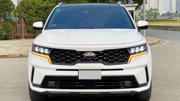 Cách bật chức năng rửa đèn pha xe Kia Sorento 2021?