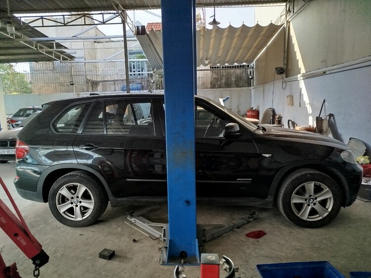 GARAGE TÍN PHÁT. 2/117 Đường Số 8,Bình Hưng Hòa,Bình Tân (Đối diện Aeon Tân Phú).