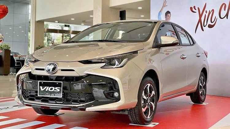 Toyota Vios và Veloz Cross giảm giá mạnh từ tháng 3, cao nhất đến 47 triệu đồng