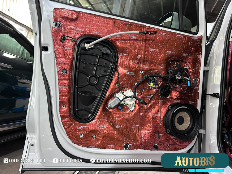 Lần đầu nâng cấp âm thanh Volkswagen Viloran với hệ thống Focal nón lá huyền thoại, đi kèm bộ xử lý Rockpower tại AUTOBIS