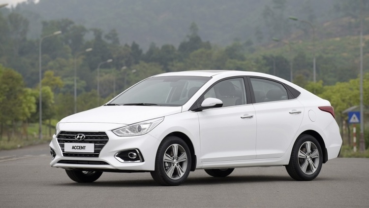 Sửa kính hậu bên tài Hyundai Accent ở HCM chỗ nào ok?