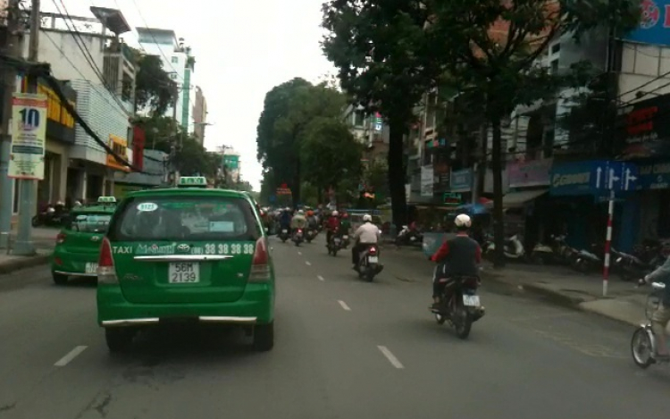 Ban đêm gặp ngay "cô hồn" 80B chạy như điên!!! Ban đêm gặp ngay "cô hồn" 80B chạy như điên!!!