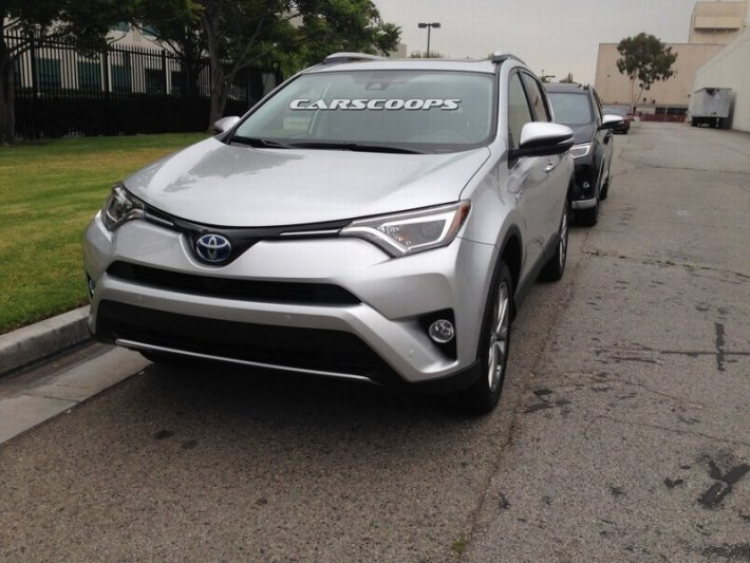 Toyota Rav4 2016 bị bắt gặp tại Los Angeles