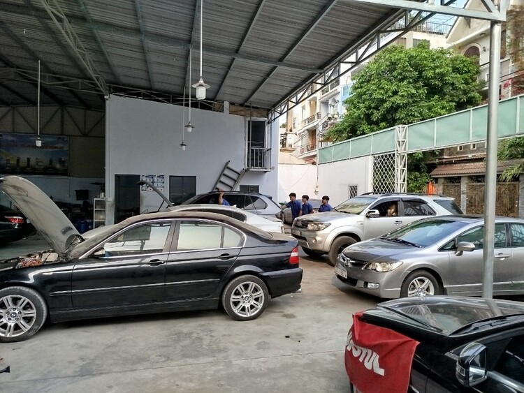 GARAGE TÍN PHÁT. 2/117 Đường Số 8,Bình Hưng Hòa,Bình Tân (Đối diện Aeon Tân Phú).