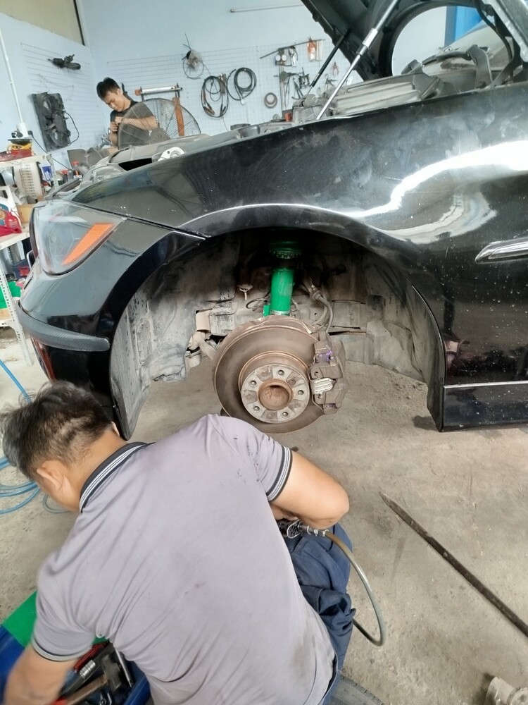 GARAGE TÍN PHÁT. 2/117 Đường Số 8,Bình Hưng Hòa,Bình Tân (Đối diện Aeon Tân Phú).