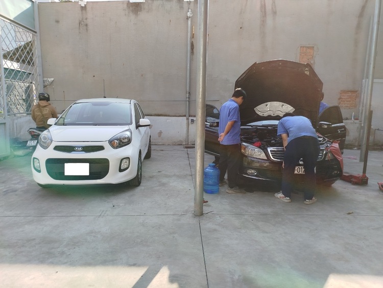 GARAGE TÍN PHÁT. 2/117 Đường Số 8,Bình Hưng Hòa,Bình Tân (Đối diện Aeon Tân Phú).