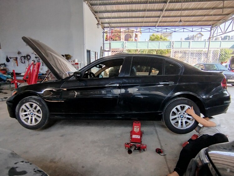 GARAGE TÍN PHÁT. 2/117 Đường Số 8,Bình Hưng Hòa,Bình Tân (Đối diện Aeon Tân Phú).