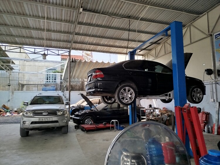 GARAGE TÍN PHÁT. 2/117 Đường Số 8,Bình Hưng Hòa,Bình Tân (Đối diện Aeon Tân Phú).