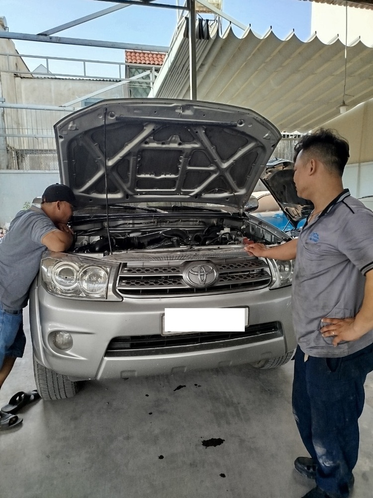 GARAGE TÍN PHÁT. 2/117 Đường Số 8,Bình Hưng Hòa,Bình Tân (Đối diện Aeon Tân Phú).