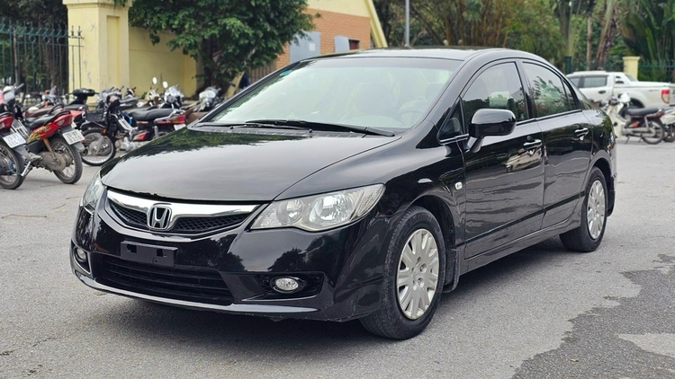 Honda Civic 2010 có hiện tượng rung máy khi tăng tốc nhanh, do đâu?